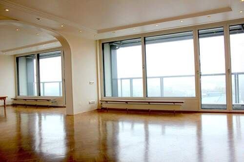 WOHNZIMMER - 3 Zimmer Etagenwohnung zur Miete in Düsseldorf