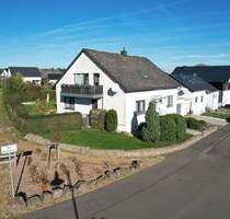 Gepflegtes Ein- oder Zweifamilienhaus in bevorzugter Wohnlage in Arzfeld.