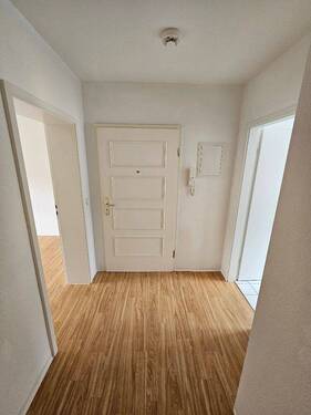 Flur_B1 - 3 Zimmer Etagenwohnung in Altenburg