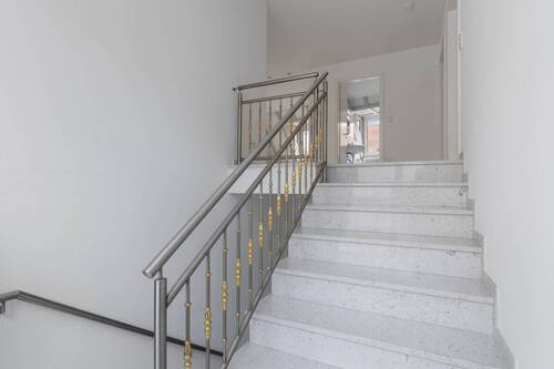 Treppenhaus Wohnung Mittelstr. 10 - 