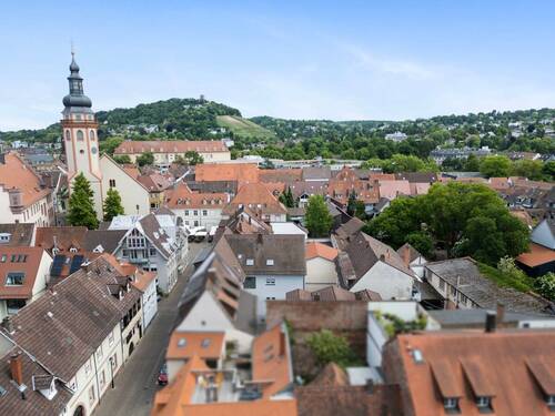 Ausblick auf Durlach mit dem Turmberg und der evangelischen Stadtkirche - Büro in Karlsruhe / Durlach zum Kaufen