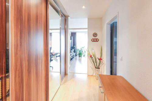 Flur - Charmante 2-Zimmer-ETW mit Balkon in Langenhagen - Zentral, gepflegt, inkl. Stellplatz