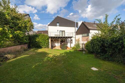 Ansicht vom Garten aufs Haus - 