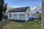 Garagen - 9 Zimmer Mehrfamilienhaus, Wohnhaus zum Kaufen in Tuttlingen
