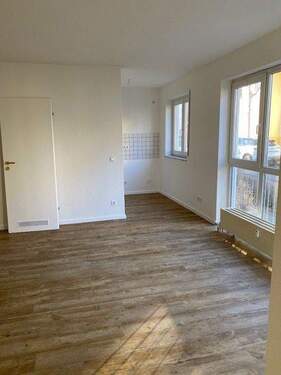 Wohnzimmer Blick zur Küche - 