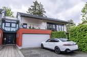Aussenansicht mit Garage - 