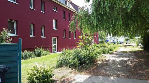 Verkauf:DG im Mehrfamilienhaus - VERKAUF v. PRIVAT: verm. 2,5-Zi.-DG, Garage, Stellplatz, Grundstücksanteil