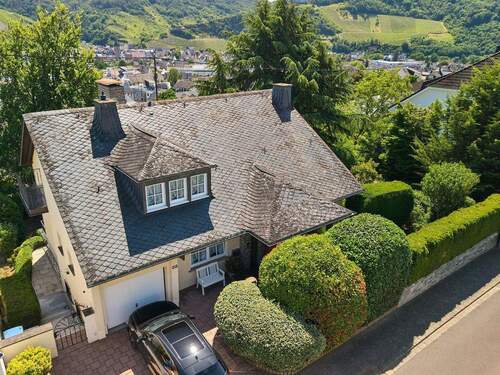 EFH auf Doppelgrundstück - 1 Zimmer Einfamilienhaus zum Kaufen in Bernkastel-Kues