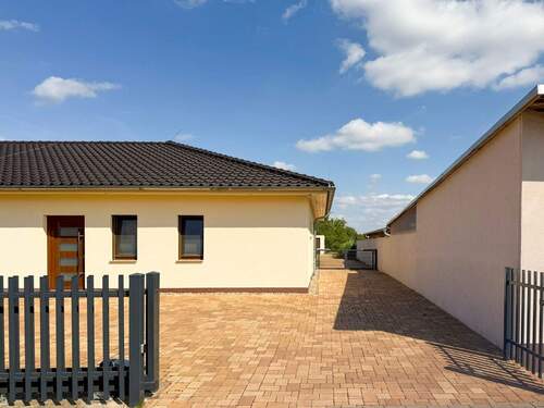 Großzügige Einfahrt - 