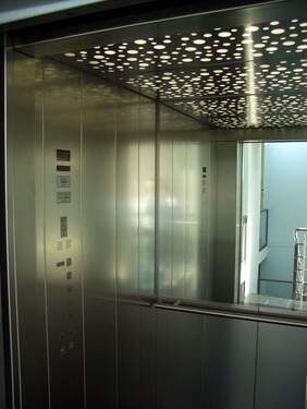 Aufzug - Büro mit 49,50 m&sup2; in Hilden zur Miete