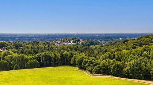Blick aus dem Haus - Etagenwohnung mit 170,00 m² in Bergisch Gladbach Moitzfeld zum Kaufen