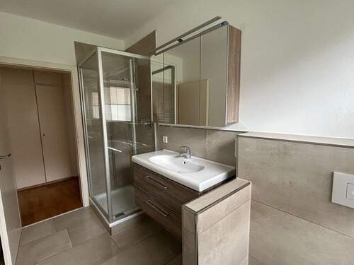 Bad mit Dusche - 