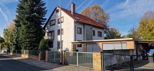 Haus Vorderansicht - XXL-3-FH sucht Liebe und Geschick zur Umgestaltung in eine echte Wohnperle! 360° Rundgang!