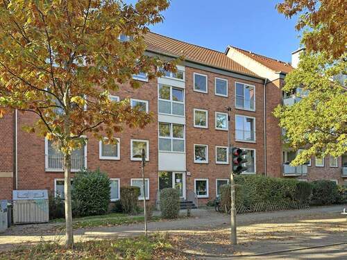 Straßenansicht - Etagenwohnung mit 67,20 m&sup2; in Hamburg zum Kaufen