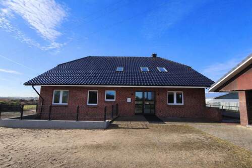 Außenansicht - Exklusives Einfamilienhaus in Alleinlage mit 7 Zimmern und XL-Wohnbereich