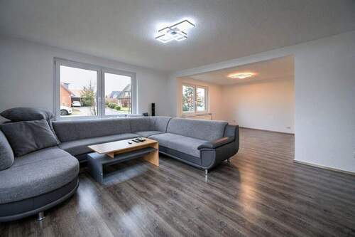 Wohnzimmer - 4 Zimmer Einfamilienhaus in Bad Zwischenahn