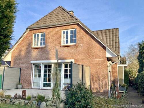 Außenansicht - In ruhiger, zweiter Reihe - Junges Einfamilienhaus mit durchdachtem Grundriss auf schönem Grundstück