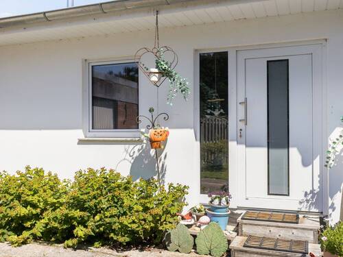 Separater Eingang zur Einliegerwohnung - 