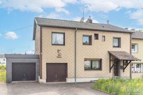 Einfamilienhaus mit 2 Garagen - Alternative zur Eigentumswohnung - Einfamilienhaus mit 2 Garagen in ruhiger und sonniger Wohnlage