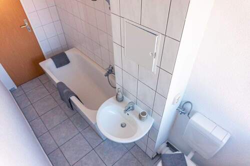 Bad Vergleichswohnung - 2 Zimmer Etagenwohnung in Chemnitz