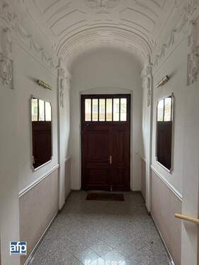 Treppenhaus - Ausgang - 4 Zimmer Etagenwohnung in Berlin