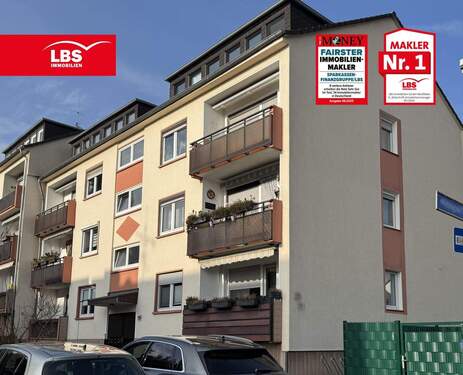 Hausansicht - Eigentumswohnung mit Balkon und Ausbauchance