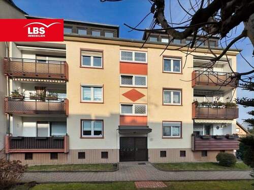 Vorderseitige Hausansicht - 3 Zimmer Etagenwohnung zum Kaufen in Essen