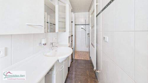 Badezimmer - 6 Zimmer Einfamilienhaus in Beckingen