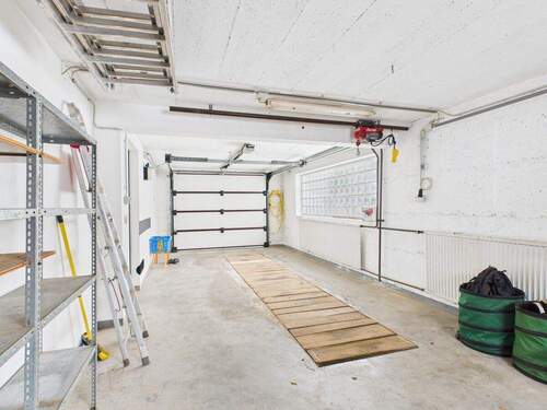 Garage - 