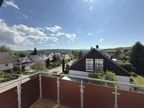 DG Balkon - Charmantes Zweifamilienhaus in bester Sonnenlage von Bühlingen