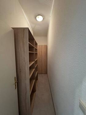 Ankleidezimmer/ Abstellraum - 