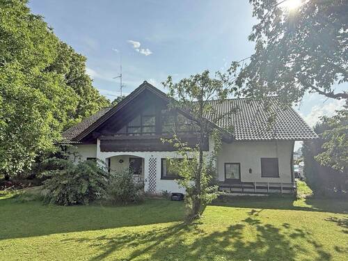Hausansicht - Exklusives Anwesen: Luxuriöses Wohnen mit bezauberndem Garten und eleganten Räumen auf 377m²