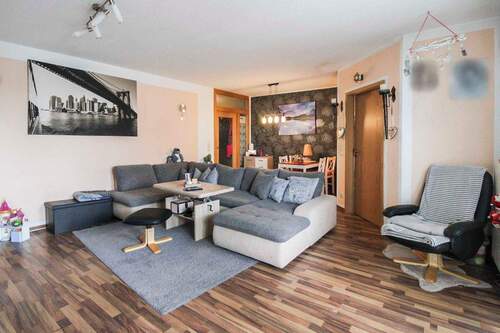 Wohnzimmer - 3 Zimmer Etagenwohnung in Brandis