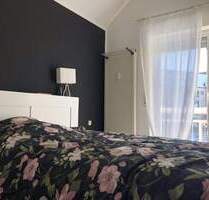 Helle 2,5-Zimmer-Galeriewohnung mit Balkon, 2 Duplex-Stellplätzen Nbg.-St. Jobst - Nürnberg St Jobst