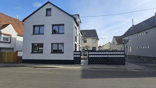 Bild 3 - 5 Zimmer Einfamilienhaus in Neuhofen