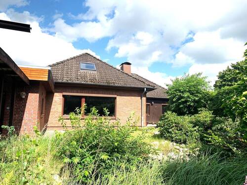 Gartenseite - 6 Zimmer Einfamilienhaus zum Kaufen in Bad Bramstedt