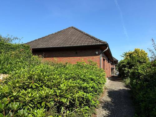 Hausansicht Straßenseite - 6 Zimmer Einfamilienhaus in Bad Bramstedt