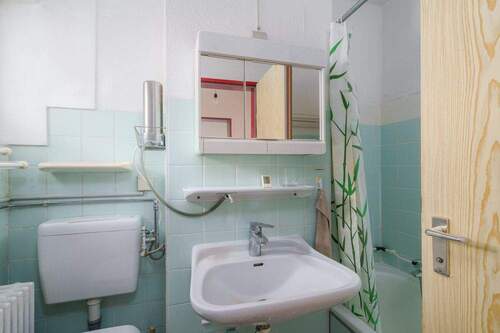 Badezimmer - Etagenwohnung mit 41,90 m² in Würzburg zum Kaufen