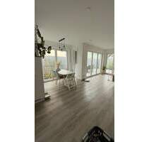 Moderne 3,5-Zimmer-Maisonette mit Terrasse, Einbauküche & Wohlfühl-Klimaboden - Ingolstadt Haunwöhr