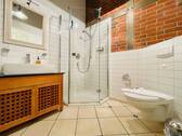 Badezimmer mit Dusche - 