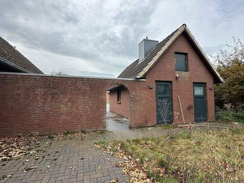 Rückansicht Garage vom Garten aus - 