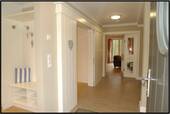 Links Garderobe + rechts WC - 
