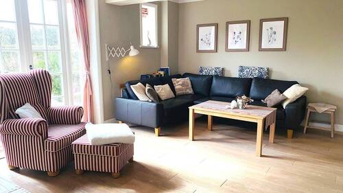 Eckcouch und Terrassenzugang - 