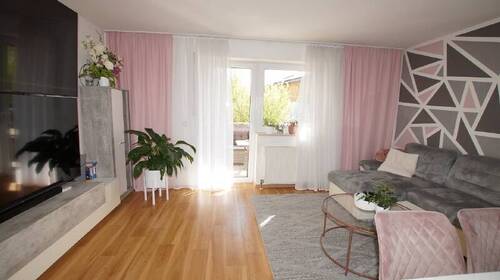 Wohnen - Schöne 3-Zimmer-Wohnung mit Balkon