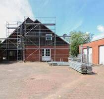 Viel Platz, viel Potenzial: Zweifamilienhaus im Grünen mit kernsanierter Wohnung & Ausbaureserve - Bullenkuhlen
