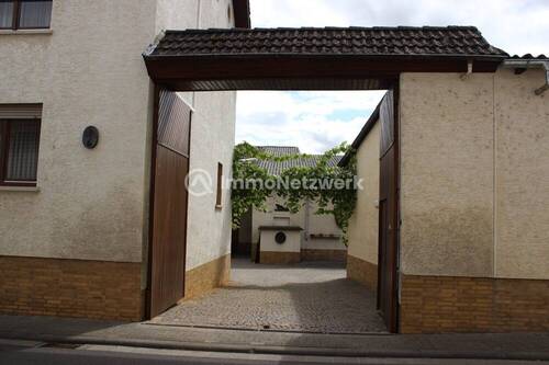 Bild 1 - Platz für Ihre Ideen ! Großzügiges Anwesen mit Wohnhaus, Scheune und Bauplatz