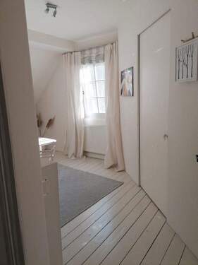 Zimmer 3 im OG mit Einbauschr. - 