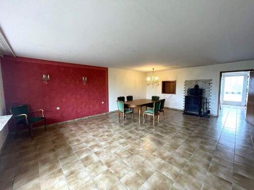 Wohnzimmer - 7 Zimmer Mehrfamilienhaus, Wohnhaus zum Kaufen in Völklingen