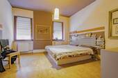 1. OG Schlafzimmer - 