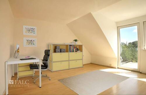 DG Arbeitszimmer virtuell gestaged - 